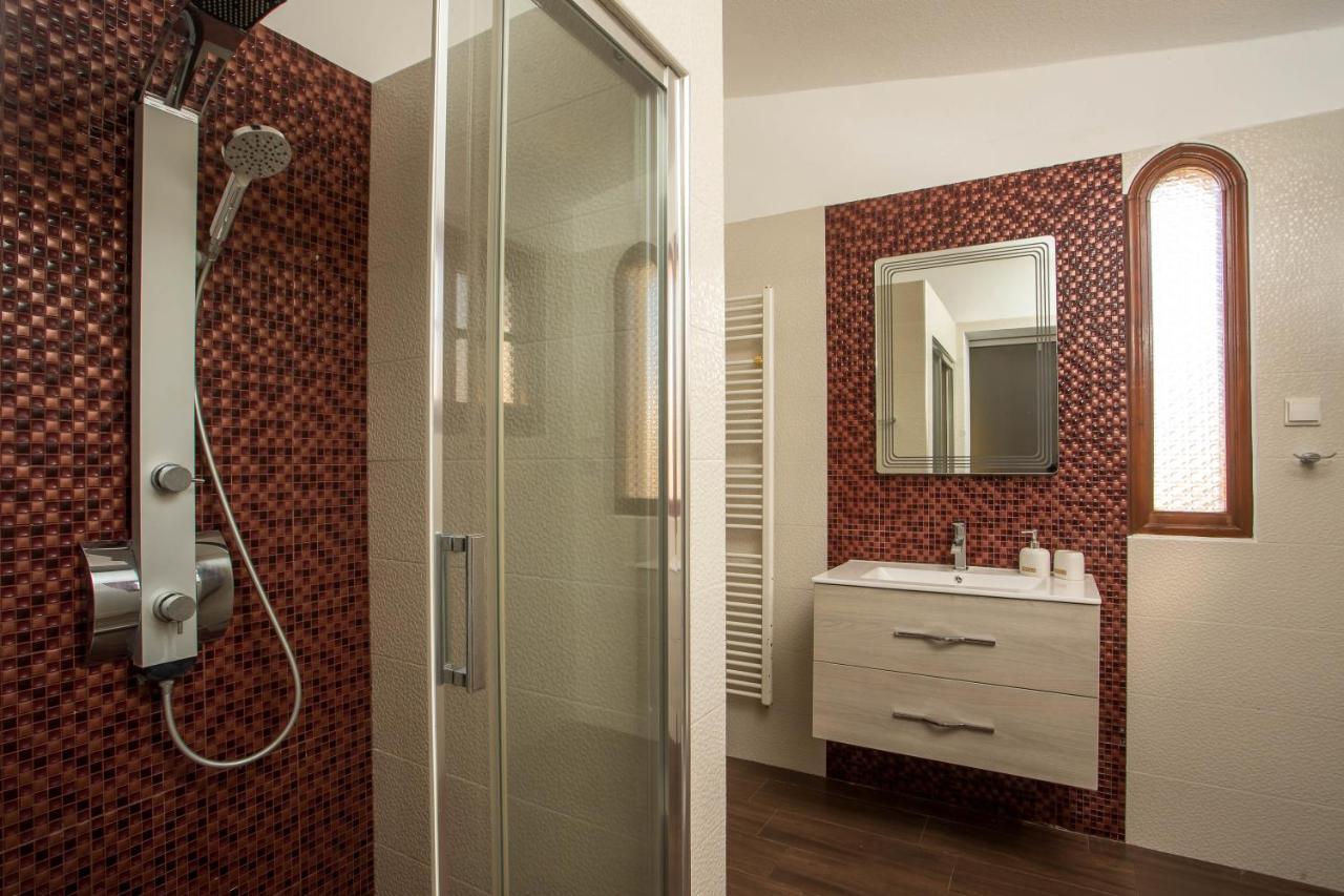 Hriska Luxury Apartment
